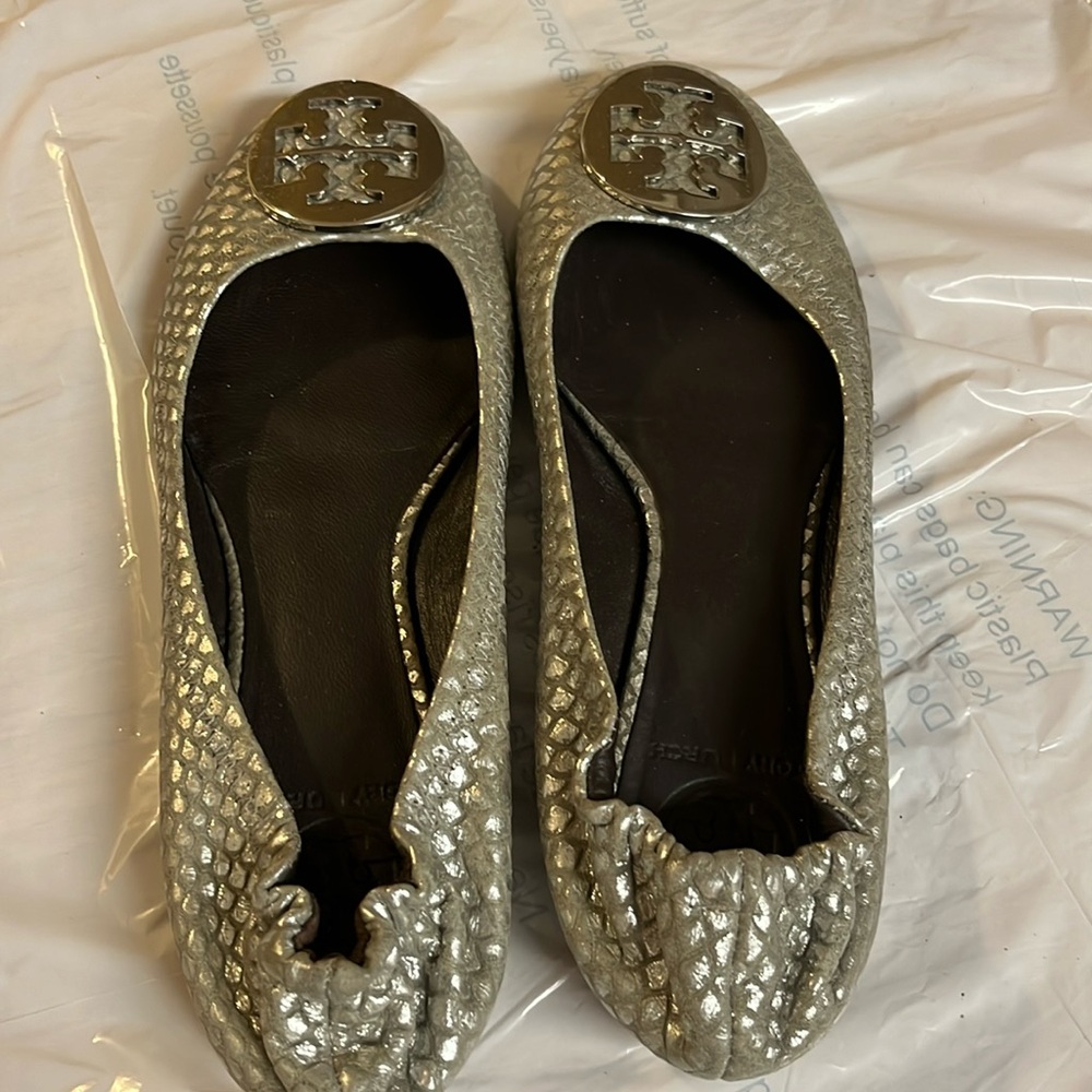 TORY BURCH FLAT SHOES